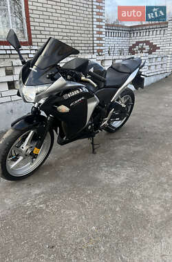 Мотоцикл Классик Honda CBR 250R 2012 в 