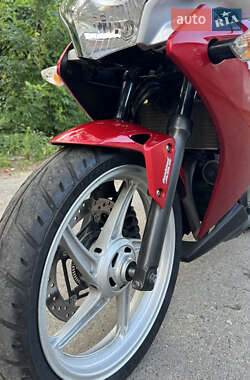 Мотоцикл Спорт-туризм Honda CBR 250R 2011 в 