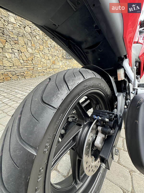 Спортбайк Honda CBR 250R 2016 в Городку