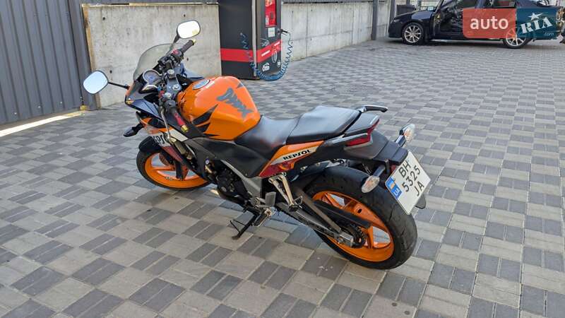Спортбайк Honda CBR 250R 2014 в Хмельницком