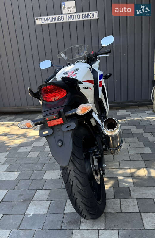 Спортбайк Honda CBR 250R 2013 в Дніпрі фото 4 Спортбайк Honda CBR 250R 2013 в Дніпрі