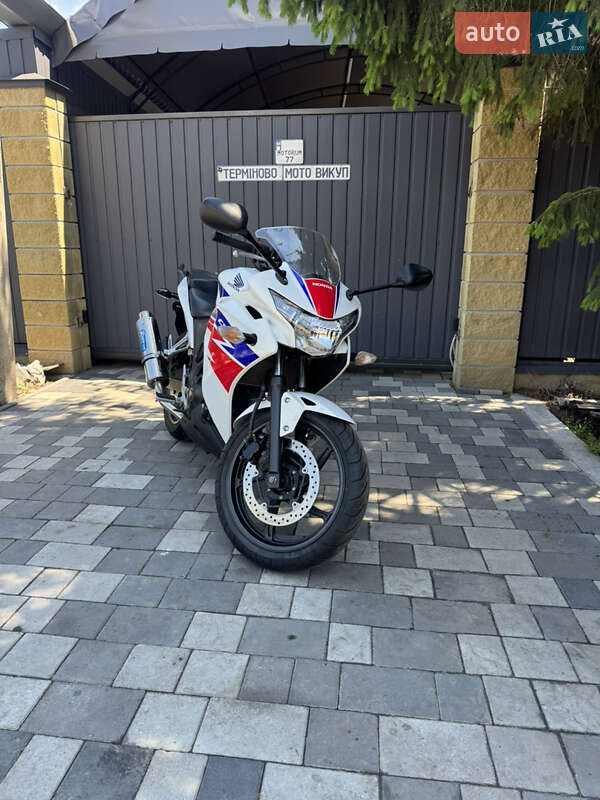 Спортбайк Honda CBR 250R 2013 в Дніпрі фото 15 Спортбайк Honda CBR 250R 2013 в Дніпрі