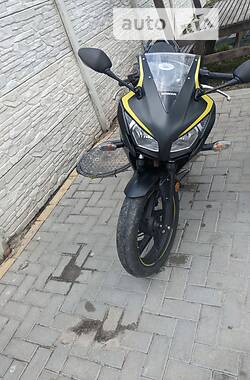 Спортбайк Honda CBR 300R 2015 в Харкові