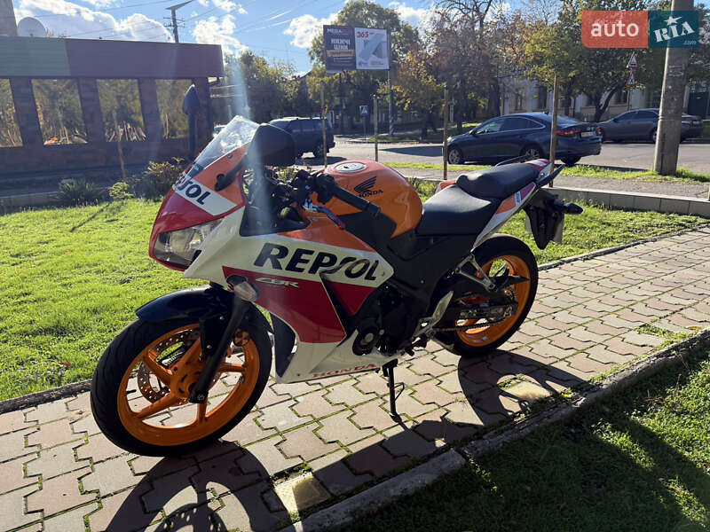 Спортбайк Honda CBR 300R 2015 в Миколаєві фото 4 Спортбайк Honda CBR 300R 2015 в Миколаєві