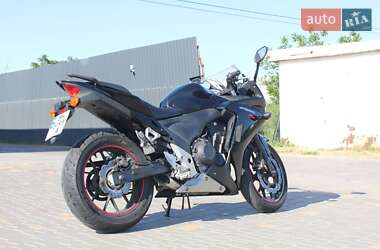 Спортбайк Honda CBR 400R 2013 в 