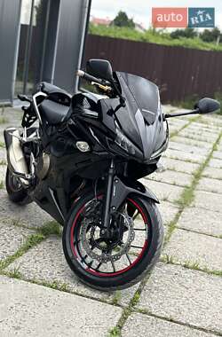 Спортбайк Honda CBR 400R 2016 в 