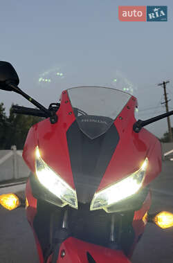 Мотоцикл Спорт-туризм Honda CBR 400R 2016 в 