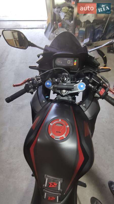 Спортбайк Honda CBR 400R 2019 в Виннице фото 5 Спортбайк Honda CBR 400R 2019 в Виннице
