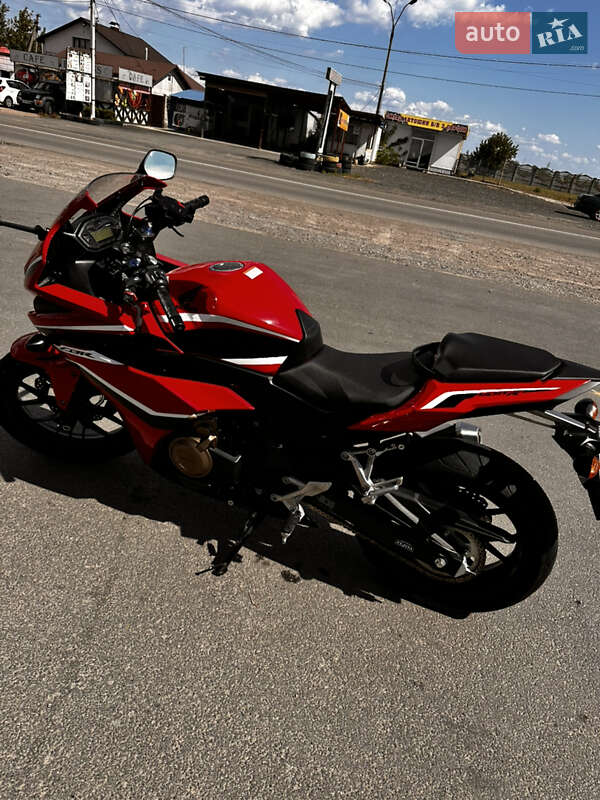 Спортбайк Honda CBR 400R 2018 в Киеве