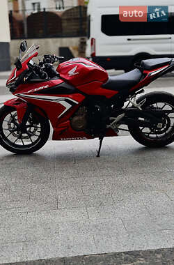 Спортбайк Honda CBR 400R 2019 в 