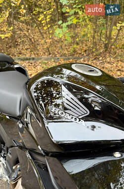 Спортбайк Honda CBR 400R 2016 в  фото 11 Спортбайк Honda CBR 400R 2016 в