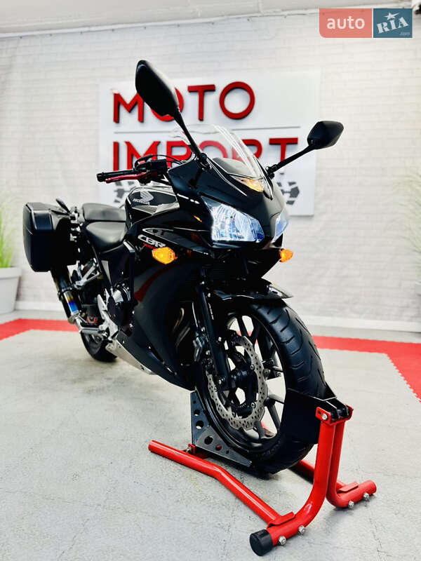 Спортбайк Honda CBR 400R 2013 в Одессе