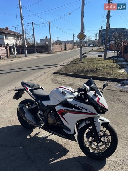 Honda CBR 400R 2019