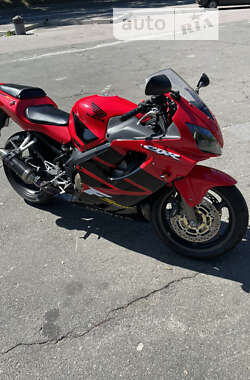 Спортбайк Honda CBR 600F4i 2002 в Киеве