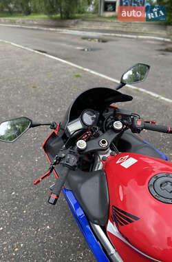 Мотоцикл Спорт-туризм Honda CBR 600F4i 2002 в 