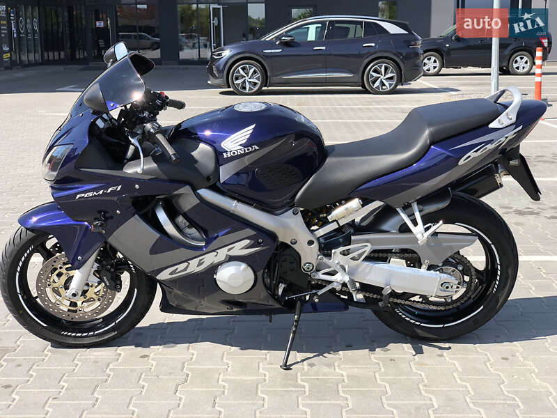 Спортбайк Honda CBR 600F4i 2002 в Виннице