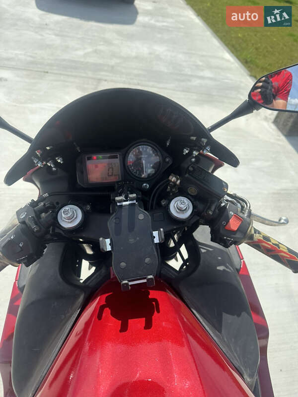 Спортбайк Honda CBR 600F4i 2001 в Камне-Каширском