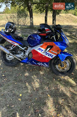 Мотоцикл Спорт-туризм Honda CBR 600F4i 2006 в 