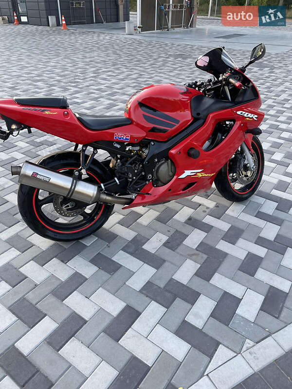 Спортбайк Honda CBR 600F4i 2001 в Каневі
