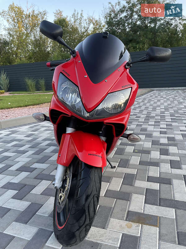 Спортбайк Honda CBR 600F4i 2001 в Каневі