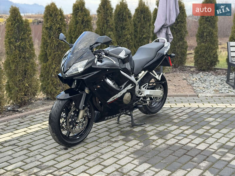 Мотоцикл Спорт-туризм Honda CBR 600F4i 2005 в Долині