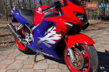 Спортбайк Honda CBR 600F4i 1999 в Вінниці