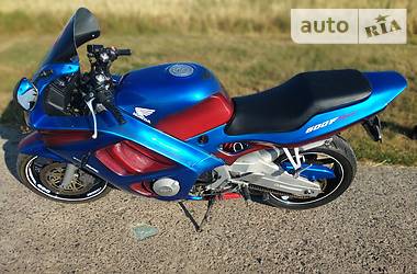 Спортбайк Honda CBR 600F 1999 в Рівному