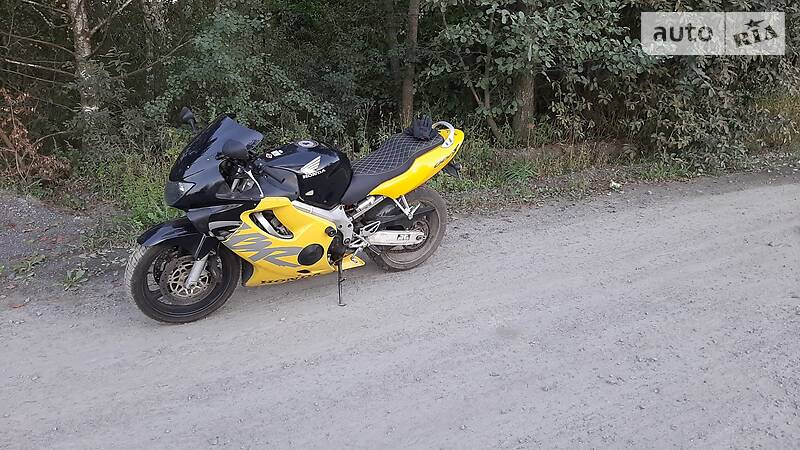 Спортбайк Honda CBR 600F 2000 в Житомире