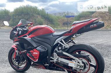 Спортбайк Honda CBR 600F 2011 в Киеве