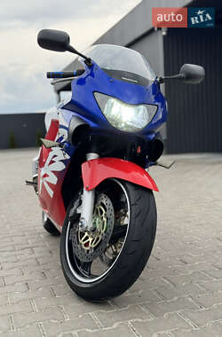 Спортбайк Honda CBR 600F 2000 в 