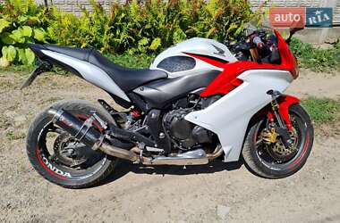 Мотоцикл Спорт-туризм Honda CBR 600F 2011 в Кицмани