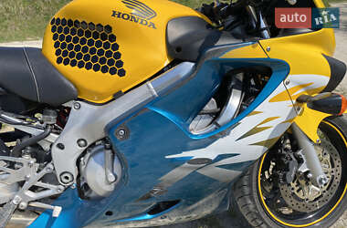 Мотоцикл Спорт-туризм Honda CBR 600F 1999 в 