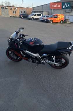 Спортбайк Honda CBR 600F 2000 в 