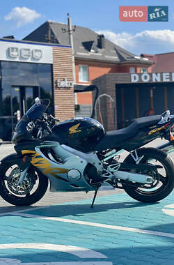 Мотоцикл Классик Honda CBR 600F 2000 в 