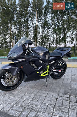 Спортбайк Honda CBR 600F 2001 в 