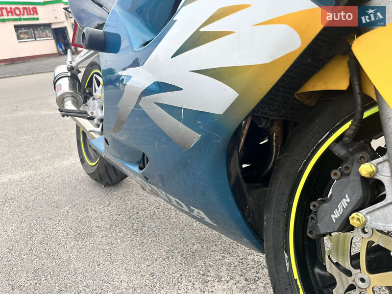 Спортбайк Honda CBR 600F 1999 в Києві