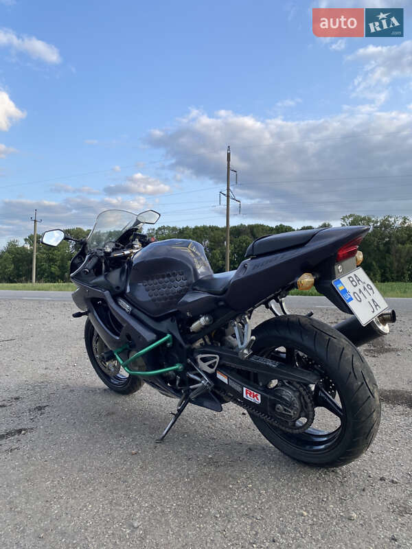 Спортбайк Honda CBR 600F 2001 в Кропивницькому