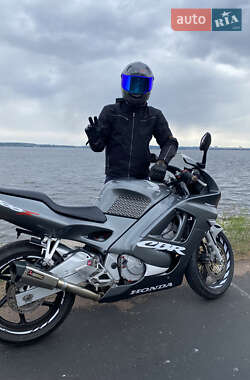 Мотоцикл Спорт-туризм Honda CBR 600F 1997 в 