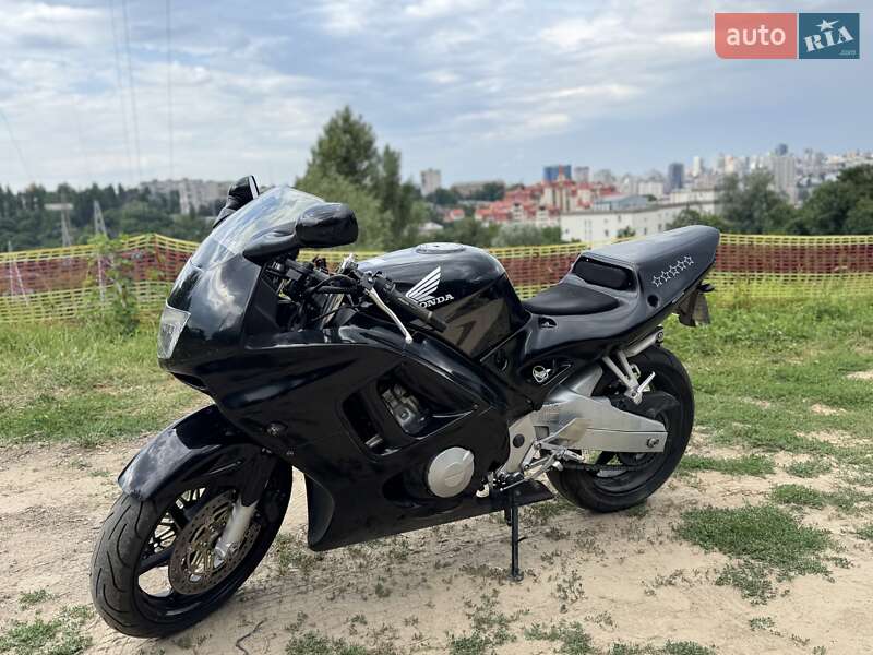 Спортбайк Honda CBR 600F 1998 в Києві
