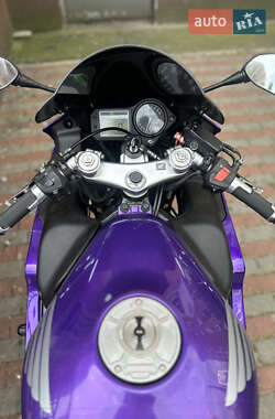 Спортбайк Honda CBR 600F 2001 в 