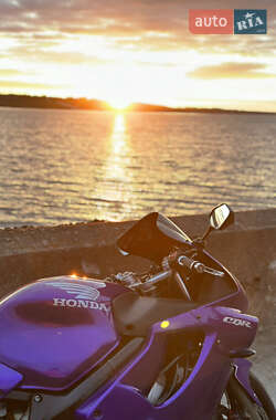 Спортбайк Honda CBR 600F 2001 в 
