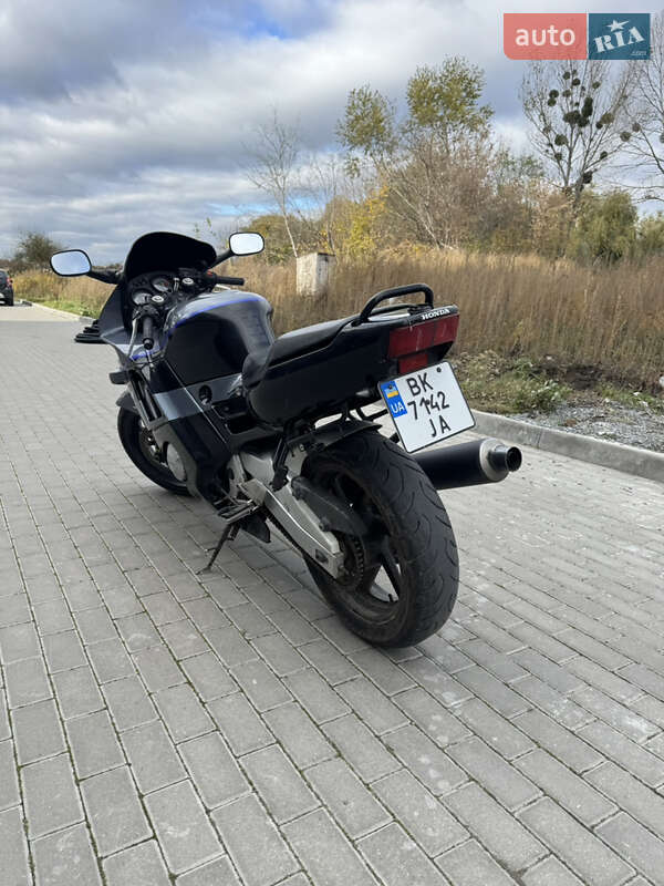 Мотоцикл Спорт-туризм Honda CBR 600F 1991 в Ровно фото 4 Мотоцикл Спорт-туризм Honda CBR 600F 1991 в Ровно