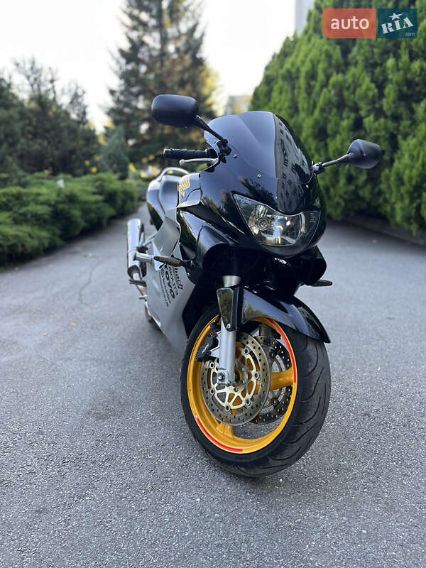 Спортбайк Honda CBR 600F 1999 в Павлограді фото 16 Спортбайк Honda CBR 600F 1999 в Павлограді