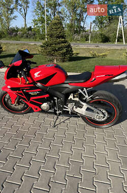 Спортбайк Honda CBR 600RR 2005 в 