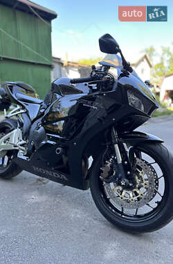Спортбайк Honda CBR 600RR 2013 в 