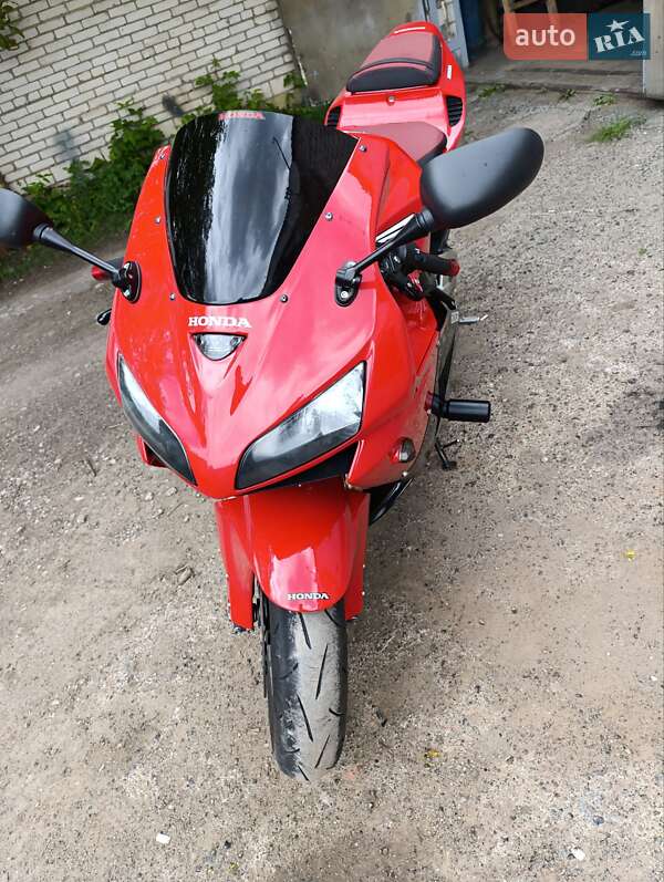 Спортбайк Honda CBR 600RR 2005 в Ладыжине