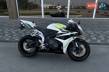 Спортбайк Honda CBR 600RR 2010 в 
