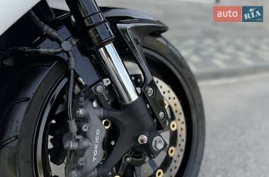 Спортбайк Honda CBR 600RR 2010 в 
