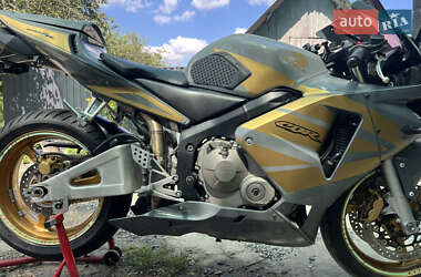 Спортбайк Honda CBR 600RR 2003 в 