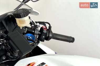Спортбайк Honda CBR 600RR 2013 в  фото 28 Спортбайк Honda CBR 600RR 2013 в